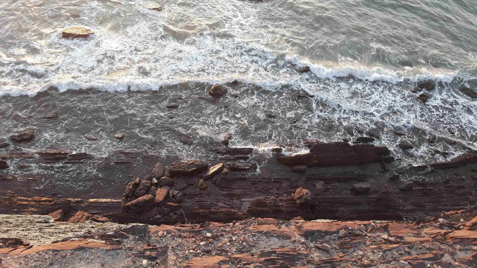 Wave with rock
